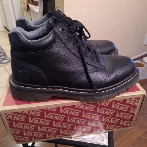 Men's Dr. Martens Size 8 - Picture 1 of 3